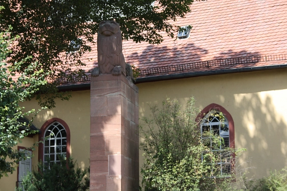 Kriegsdenkmal Löwe Evangelische Kirche Groß-Karben