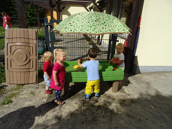 Spielende Kinder